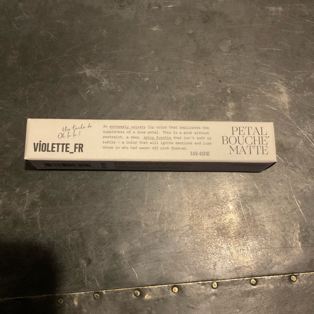 Coeur Infidele - Violette-Fr petal bouche matte lipstick